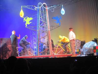This is a bicycle powered, giant water balloon filling competition machine for MythBusters Behind the Myths Live Tour with Adam Savage and Jamie Hyneman. http://youtu.be/12cEyPOReVM	